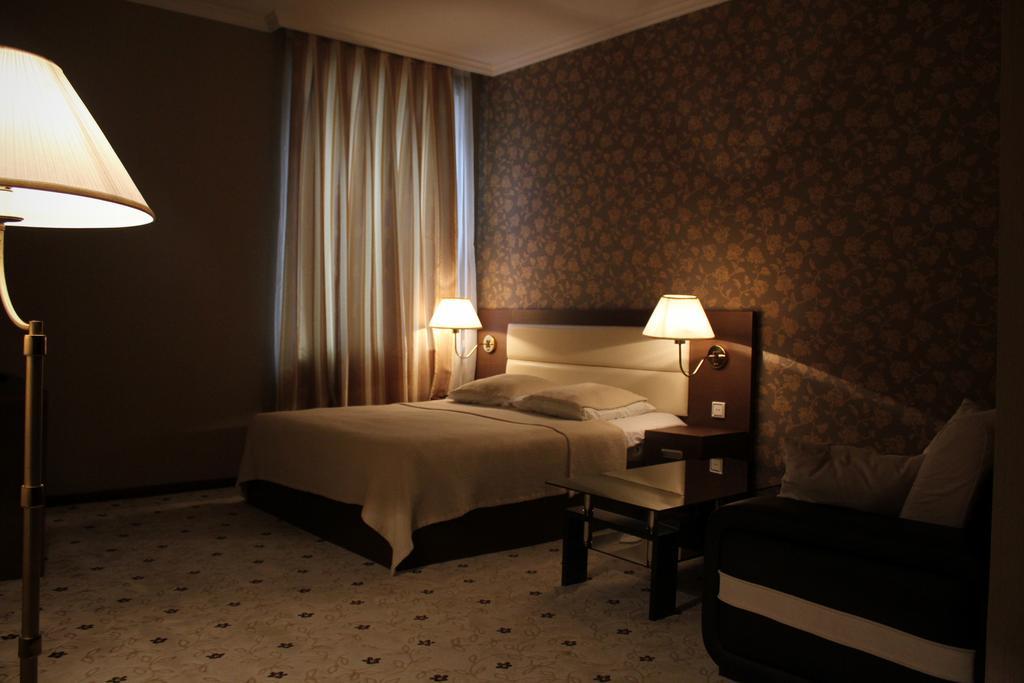 Hotel Empire Κουτάισι Δωμάτιο φωτογραφία
